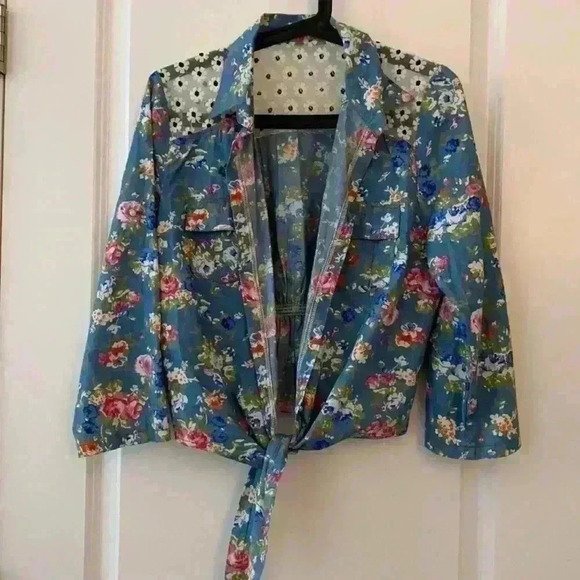 Top - Picture 2 of 4